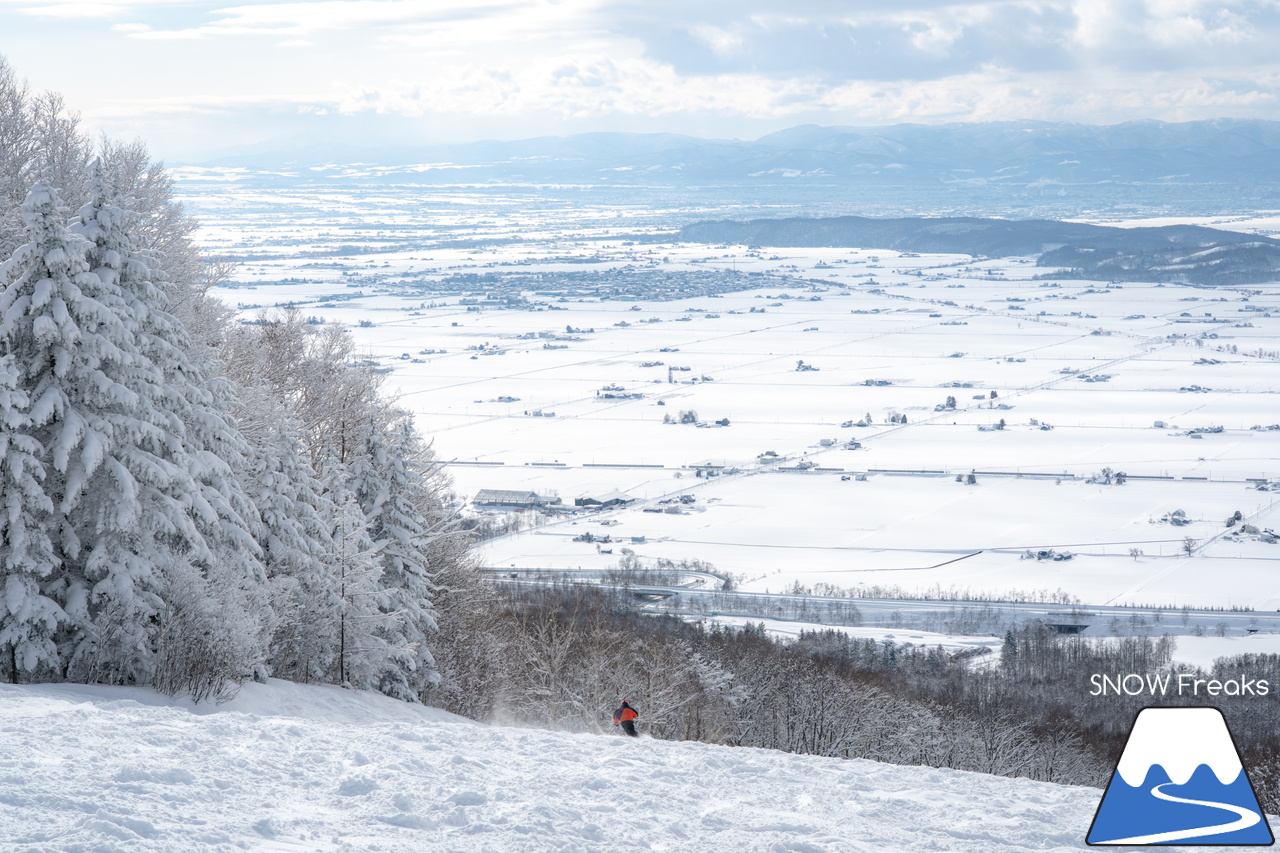 ぴっぷスキー場｜旭川紋別自動車道・比布北インターを降りたら約３分で到着。良質な雪、多彩なコース、抜群の眺望、美味しいグルメ、アフタースキーに温泉も。。。とっても高い満足度を誇るローカルゲレンデを滑ります(^^)/